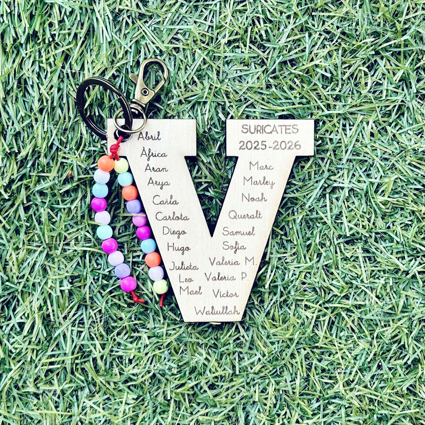 Llavero de Madera Inicial Personalizado – Regalo Fin de Curso