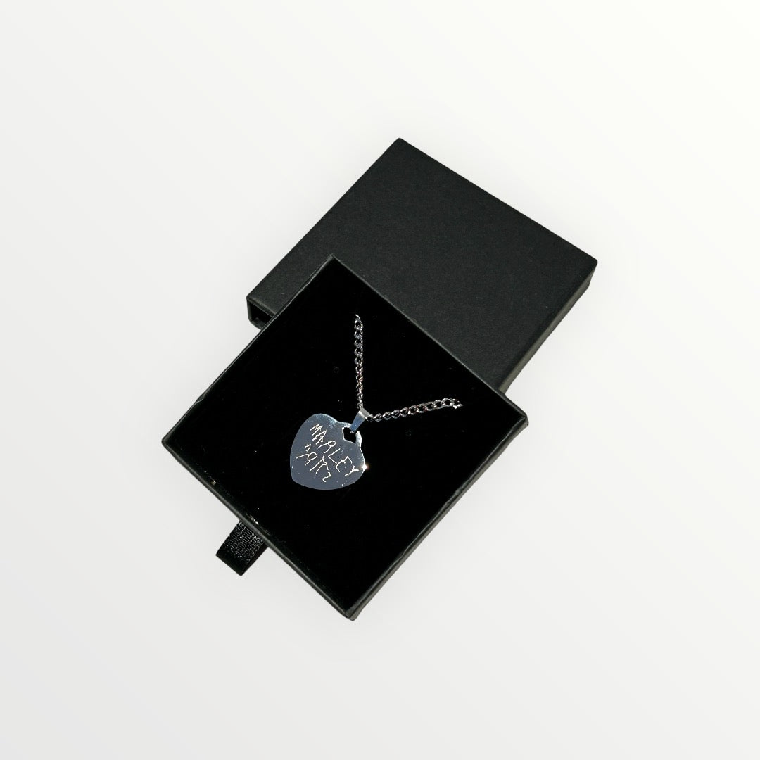 Collar corazón manuscrito